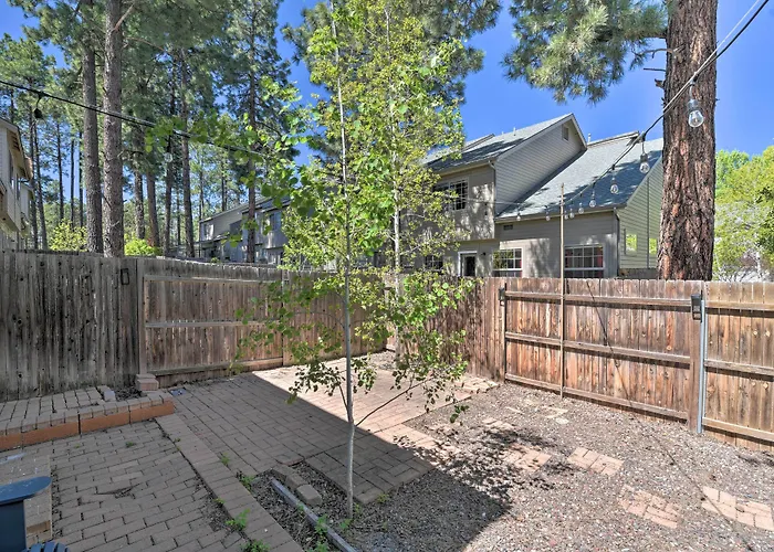 Modern W/ Bbq: Walk Downtown! *