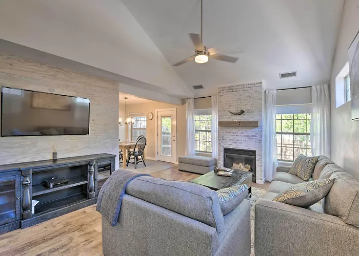 Modern W/ Bbq: Walk Downtown! Flagstaff
